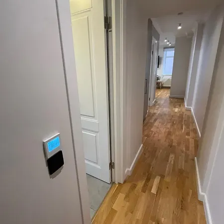 Apartment Premium In Quiet & Historical Area *