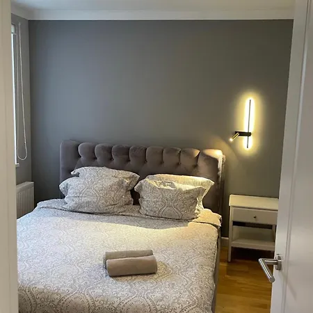 Apartment Premium In Quiet & Historical Area *