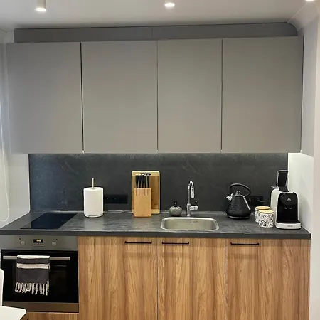 Premium In Quiet & Historical Area Apartment Riga